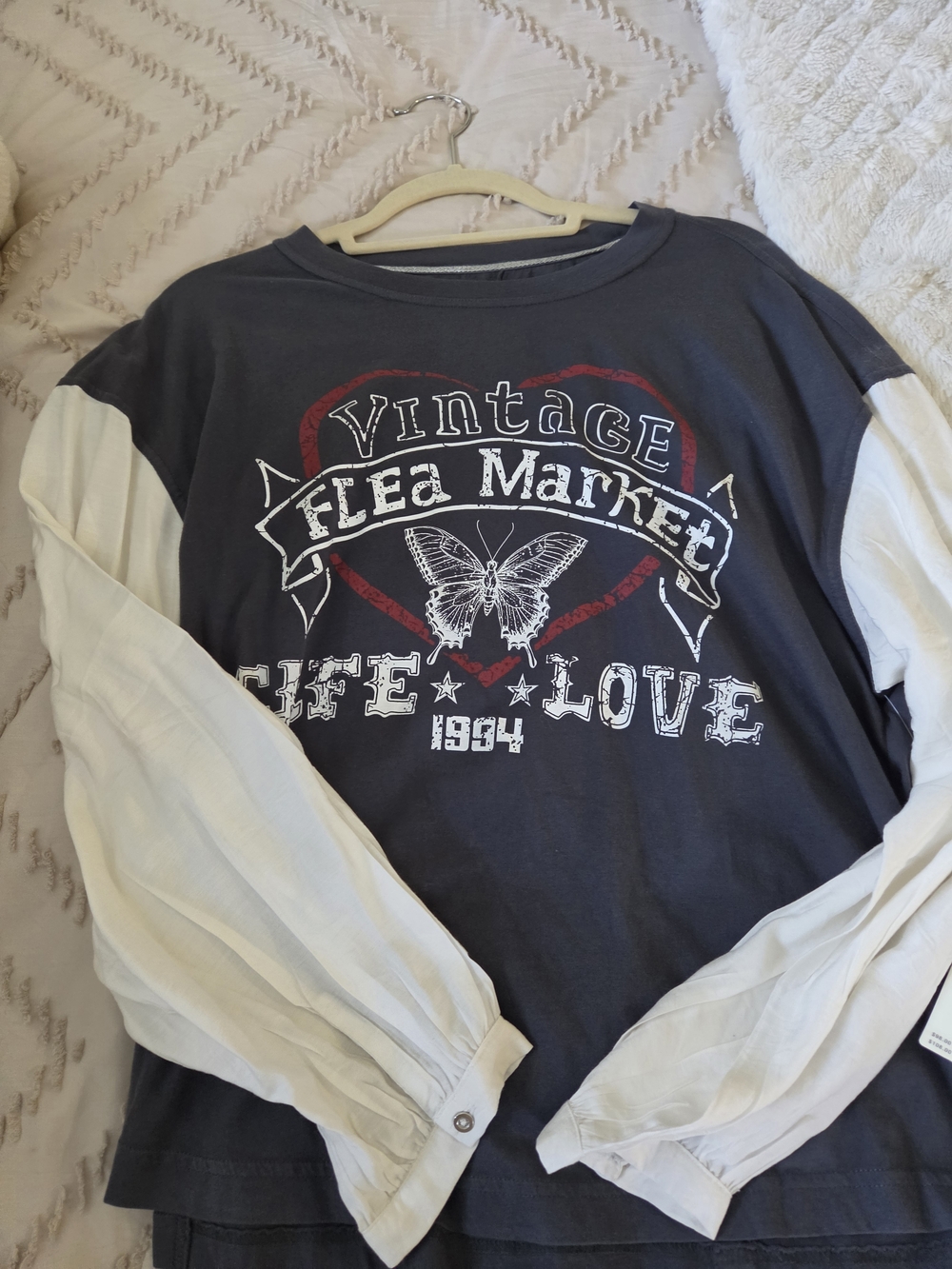 Vintage Flea Market Graphic Pullover with Contrast Sleeves